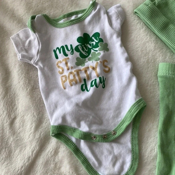 Baby my first st. Patrick’s day green and white outfit set with hat - Picture 2 of 5